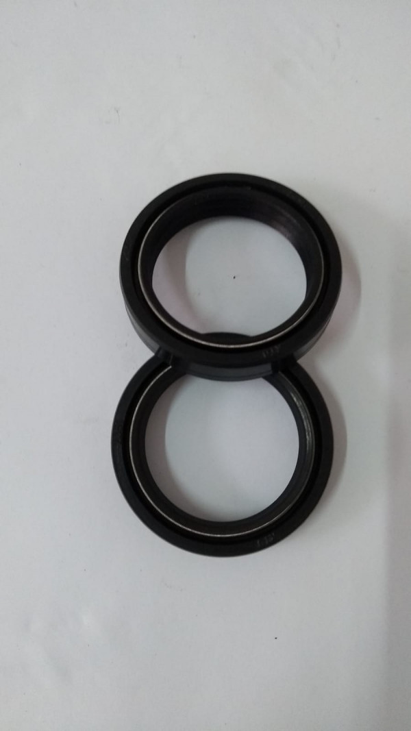 Retentor de Bengala Comet 250 / 650 - Black Friday