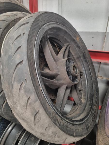 Roda Traseira Preta Comet 250cc com Pneu careca - Black Friday