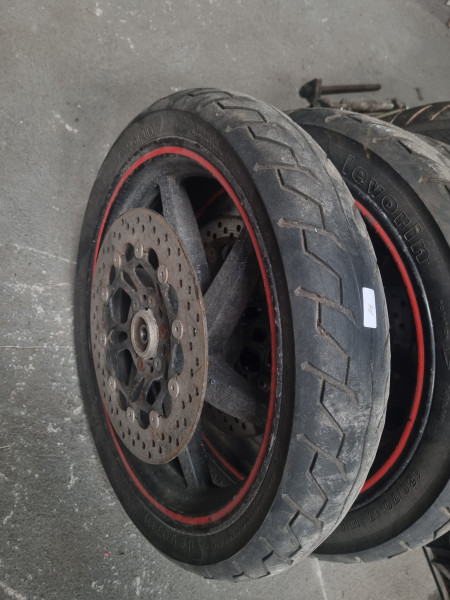 Roda Dianteira Com 2 Discos Comet 250cc com Pneu 110/70-17 Levorin Meia vida - Black Friday Cod 28